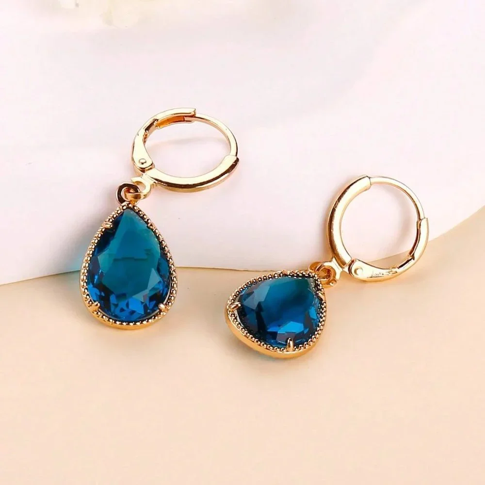 Blue Crystal Water drop earrings, Sparkling stones Gold fashion Jewelry Earrings - Picture 4 of 5